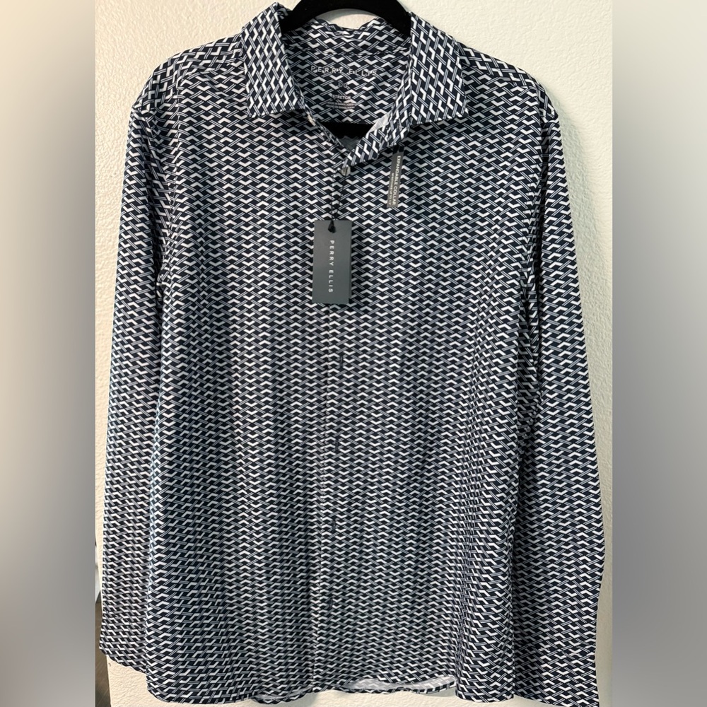 Perry Ellis Navy and White Patterned Men's Shirt
